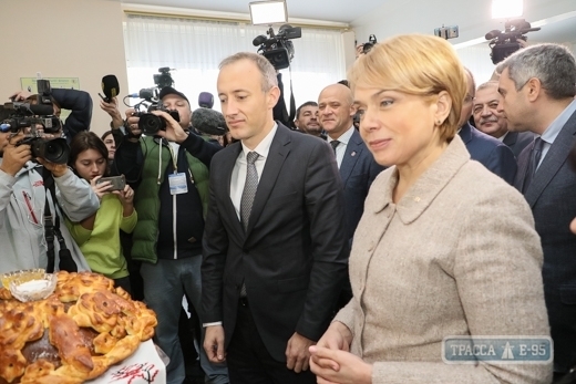 В Одесской школе открылся лингафонный кабинет Фото № 2 В Одесской школе открылся лингафонный кабинет Фото № 2
