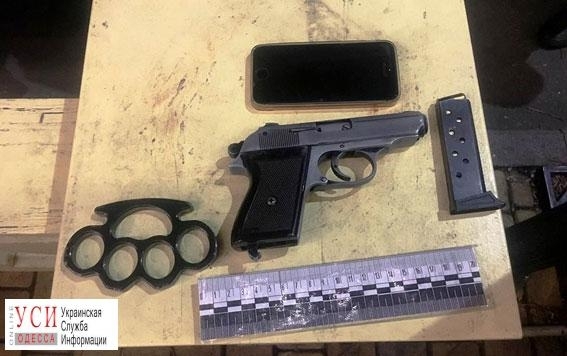 В Одессе задержан иностранец-нелегал, пытавшийся ограбить магазин Фото № 3 В Одессе задержан иностранец-нелегал, пытавшийся ограбить магазин Фото № 3