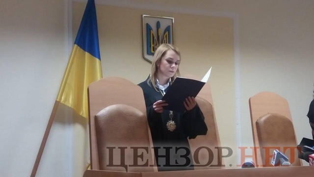 Бизнесмена Вадима Альперина отправили в СИЗО с правом выйти под залог в размере почти 21 миллион гривен Фото № 4 Бизнесмена Вадима Альперина отправили в СИЗО с правом выйти под залог в размере почти 21 миллион гривен Фото № 4