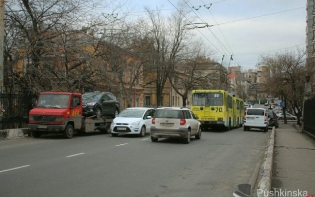В Одессе «автохамы» продолжают всех удивлять и создавать аварийные ситуации(Фото) Фото № 1 В Одессе «автохамы» продолжают всех удивлять и создавать аварийные ситуации(Фото) Фото № 1
