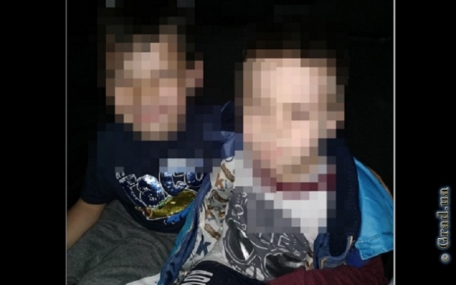 В Черноморске двух маленьких мальчиков вернули родителям Фото № 0 В Черноморске двух маленьких мальчиков вернули родителям Фото № 0