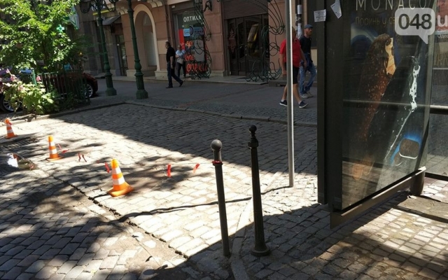 Одессита возмутила близость парковки и остановки (ФОТО) Фото № 2 Одессита возмутила близость парковки и остановки (ФОТО) Фото № 2