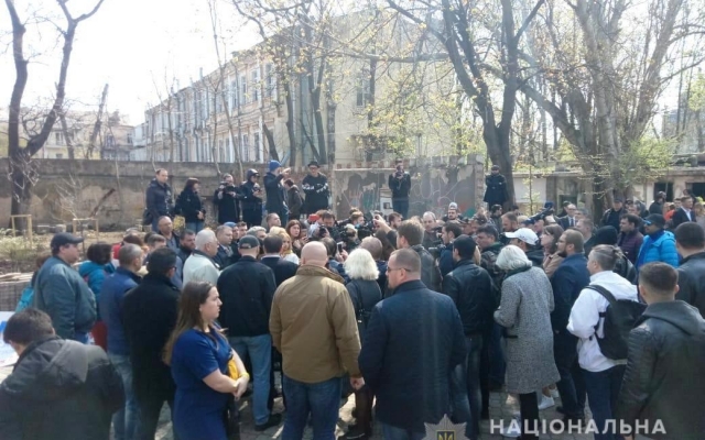 В сети появилось видео, как на Мустафу Найема выливают нечистоты Фото № 1 В сети появилось видео, как на Мустафу Найема выливают нечистоты Фото № 1