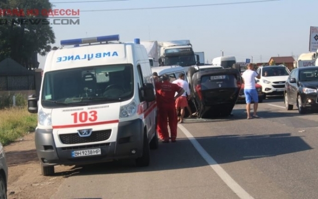 Кровавое ДТП на Объездной дороге: у участника аварии сломаны обе ноги (ФОТО) Фото № 0 Кровавое ДТП на Объездной дороге: у участника аварии сломаны обе ноги (ФОТО) Фото № 0