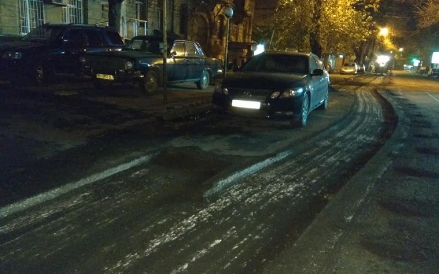 Под покровом ночи на Новосельского сняли недавно уложенный асфальт Фото № 2 Под покровом ночи на Новосельского сняли недавно уложенный асфальт Фото № 2
