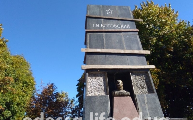 Как происходит реставрация склепа Котовского (ФОТО) Фото № 6 Как происходит реставрация склепа Котовского (ФОТО) Фото № 6