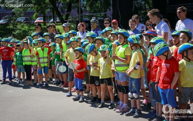 «Не гони! Спаси жизнь ребёнка»: День безопасности дорожного движения в Одессе Фото № 2 «Не гони! Спаси жизнь ребёнка»: День безопасности дорожного движения в Одессе Фото № 2