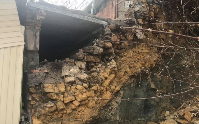На одесском пляже обвалилась терраса ресторана (ФОТО, ВИДЕО) Фото № 4 На одесском пляже обвалилась терраса ресторана (ФОТО, ВИДЕО) Фото № 4