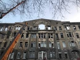 Пожар на Троицкой: Движение транспорта по улице Троицкой временно закрыли Фото № 0 Пожар на Троицкой: Движение транспорта по улице Троицкой временно закрыли Фото № 0