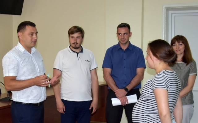 Лишенной родительской опеки жительнице Лиманского района подарили квартиру Фото № 0 Лишенной родительской опеки жительнице Лиманского района подарили квартиру Фото № 0