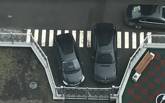 Автохама на литовских номерах проучили эвакуатором (ФОТО) Фото № 2 Автохама на литовских номерах проучили эвакуатором (ФОТО) Фото № 2