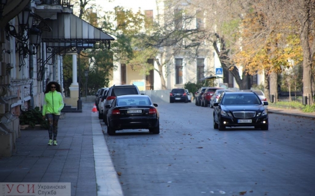 Воронцовский переулок снова превратилась в сплошную парковку Фото № 10 Воронцовский переулок снова превратилась в сплошную парковку Фото № 10