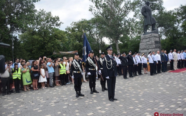 Ряды одесской полиции пополнили 177 выпускников университета внутренних дел (ФОТО) Фото № 0 Ряды одесской полиции пополнили 177 выпускников университета внутренних дел (ФОТО) Фото № 0