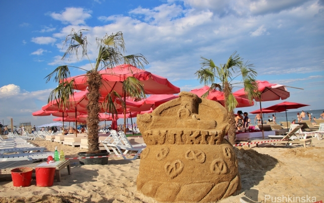 Взрослые и дети лепили из песка: в Одессе прошёл Odessa Sand Fest Фото № 3 Взрослые и дети лепили из песка: в Одессе прошёл Odessa Sand Fest Фото № 3