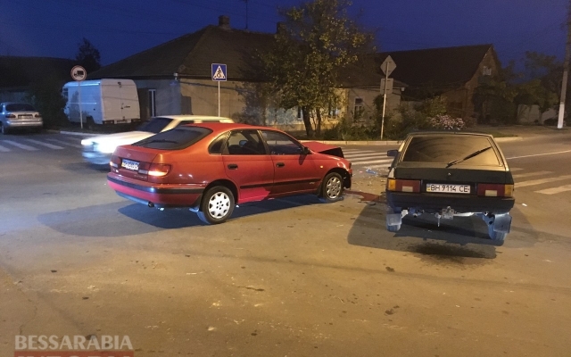 Утро выходного дня в Измаиле началось с ДТП Фото № 3 Утро выходного дня в Измаиле началось с ДТП Фото № 3
