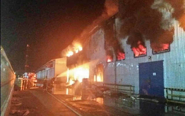 В полиции назвали причину пожара на заводе в Южном Фото № 0 В полиции назвали причину пожара на заводе в Южном Фото № 0