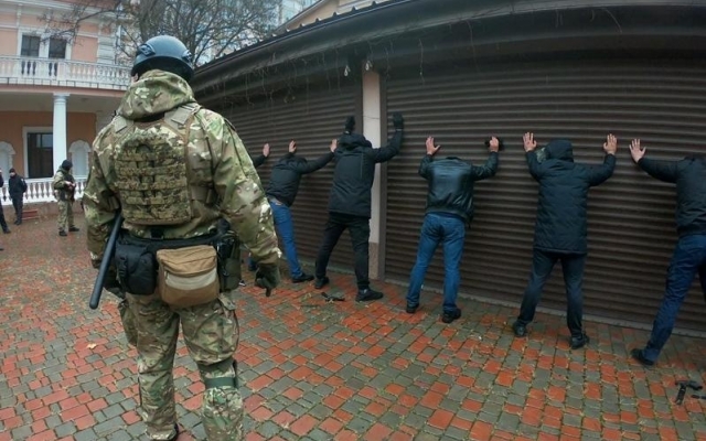 Одесские полицейские оперативно отреагировали на конфликт между охранными структурами Фото № 1 Одесские полицейские оперативно отреагировали на конфликт между охранными структурами Фото № 1