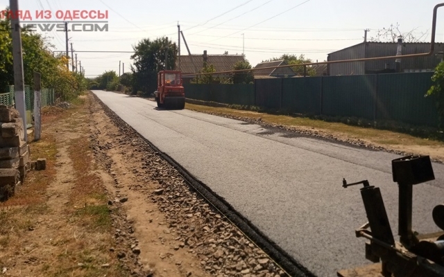 В Затишанской громаде асфальтируют дорогу Фото № 0 В Затишанской громаде асфальтируют дорогу Фото № 0