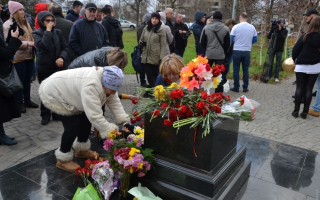 Шабаш любителей России и советчины: фанаты Жукова оскорбляли украинских героев Фото № 3 Шабаш любителей России и советчины: фанаты Жукова оскорбляли украинских героев Фото № 3