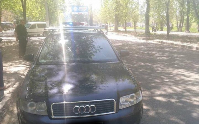 В Одессе двое неизвестных угрожали пистолетом из окна автомобиля (ФОТО) Фото № 1 В Одессе двое неизвестных угрожали пистолетом из окна автомобиля (ФОТО) Фото № 1
