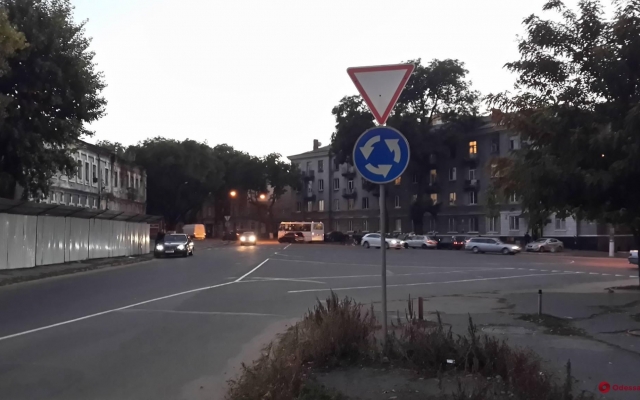 На Комитетской организовано круговое движение (ФОТО) Фото № 0 На Комитетской организовано круговое движение (ФОТО) Фото № 0