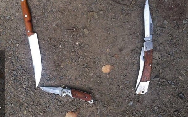Преступная группа «воров-носочников» пошли с ножами на сотрудников полиции Фото № 1 Преступная группа «воров-носочников» пошли с ножами на сотрудников полиции Фото № 1