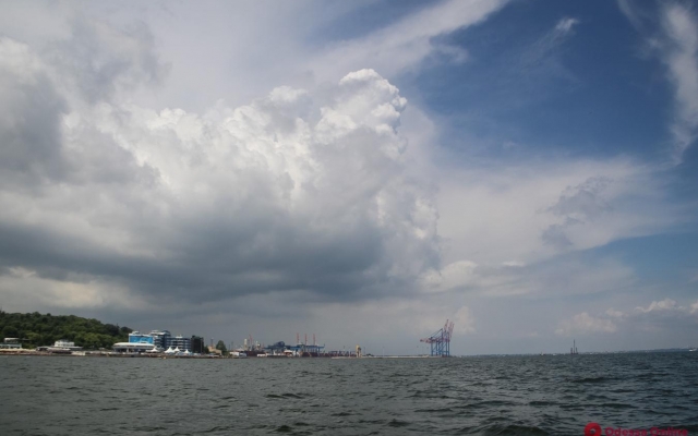 Хмурое небо и неспокойное море Одессы (ФОТО) Фото № 0 Хмурое небо и неспокойное море Одессы (ФОТО) Фото № 0