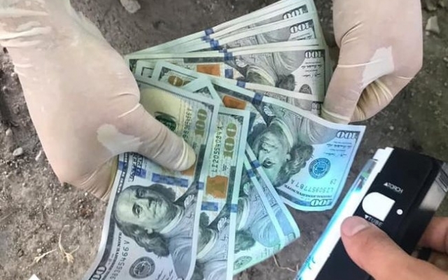 Одесский полицейский покрывал притон за 1400 долларов Фото № 1 Одесский полицейский покрывал притон за 1400 долларов Фото № 1