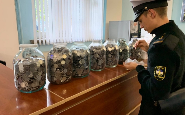 Кадеты мореходного колледжа собрали около 100 кг пятикопеечных монет для скульптуры (ФОТО) Фото № 2 Кадеты мореходного колледжа собрали около 100 кг пятикопеечных монет для скульптуры (ФОТО) Фото № 2