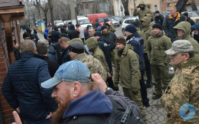 Пикет у стивидорной компании едва не закончился дракой (ФОТО) Фото № 8 Пикет у стивидорной компании едва не закончился дракой (ФОТО) Фото № 8