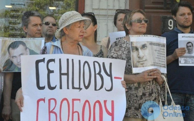 «Свободу узникам Кремля»: в Одессе митинговали в поддержку украинских политзаключённых Фото № 10 «Свободу узникам Кремля»: в Одессе митинговали в поддержку украинских политзаключённых Фото № 10