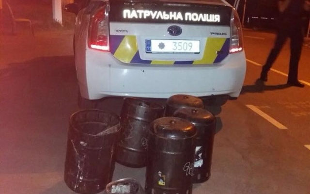 Возле Возле