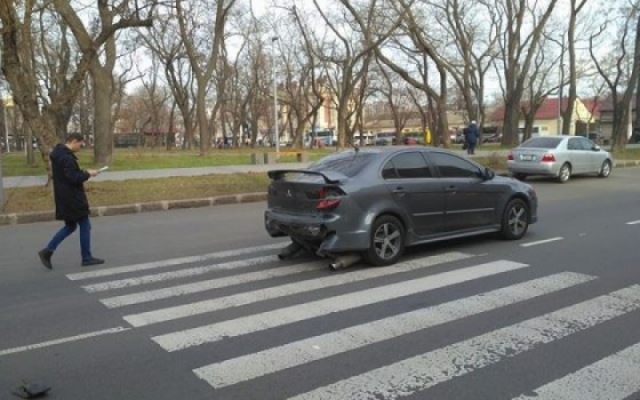 Возле ликёро-водочного завода не разминулись два японца Фото № 2 Возле ликёро-водочного завода не разминулись два японца Фото № 2