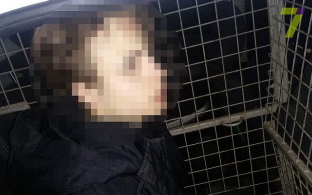 Вор-романтик: в Одессе подросток украл почти сотню тюльпанов Фото № 0 Вор-романтик: в Одессе подросток украл почти сотню тюльпанов Фото № 0