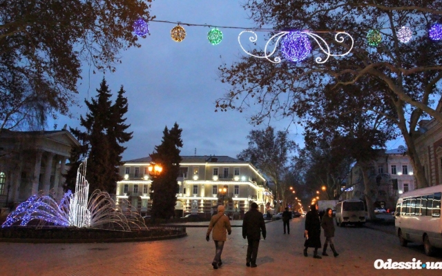 Одесса сверкает новогодними огнями (ФОТО) Фото № 7 Одесса сверкает новогодними огнями (ФОТО) Фото № 7