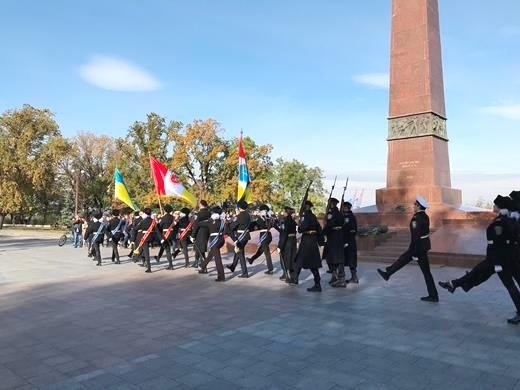 Возле Памятника Неизвестному матросу в торжественной обстановке завершилась Вахта Памяти 2017 года Фото № 0 Возле Памятника Неизвестному матросу в торжественной обстановке завершилась Вахта Памяти 2017 года Фото № 0