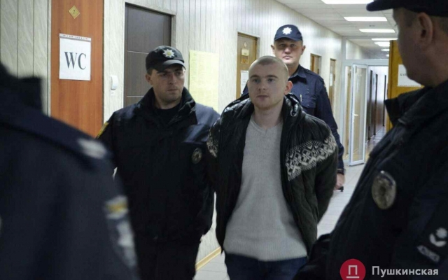 Подозреваемого в убийстве 11-летней Даши Лукьяненко перевели из «королевских условий» в одесское СИЗО Фото № 0 Подозреваемого в убийстве 11-летней Даши Лукьяненко перевели из «королевских условий» в одесское СИЗО Фото № 0