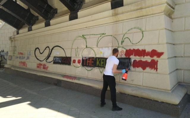 Мост Коцебу очистили от граффити Фото № 3 Мост Коцебу очистили от граффити Фото № 3