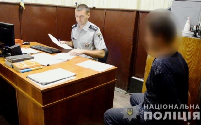 В Балтском районе мужчина кинул в 12-летнего племянника ножом Фото № 0 В Балтском районе мужчина кинул в 12-летнего племянника ножом Фото № 0