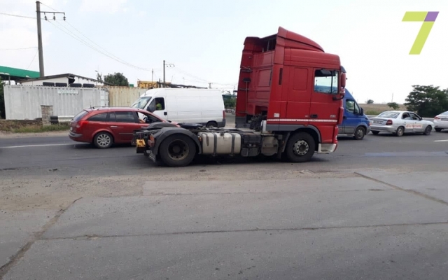 В Одесской области грузовик наехал на велосипедиста (ФОТО) Фото № 1 В Одесской области грузовик наехал на велосипедиста (ФОТО) Фото № 1