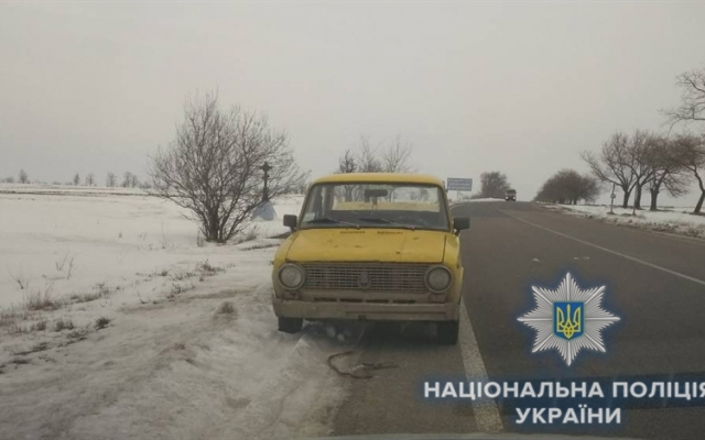 В Одесской области преступники пытались сдать угнанную машину на металлолом Фото № 0 В Одесской области преступники пытались сдать угнанную машину на металлолом Фото № 0