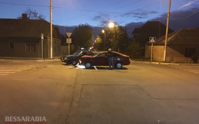 Утро выходного дня в Измаиле началось с ДТП Фото № 1 Утро выходного дня в Измаиле началось с ДТП Фото № 1