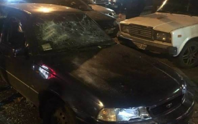 В центре города возле турецкого клуба две группы парней устроили драку со стрельбой Фото № 0 В центре города возле турецкого клуба две группы парней устроили драку со стрельбой Фото № 0