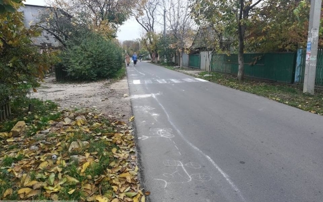 На Ленпосёлке дети нарисовали пешеходные переходы мелом Фото № 0 На Ленпосёлке дети нарисовали пешеходные переходы мелом Фото № 0
