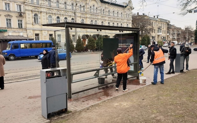 В парках и скверах Одессы прошли субботники (ФОТО) Фото № 3 В парках и скверах Одессы прошли субботники (ФОТО) Фото № 3