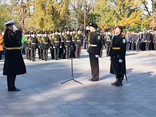 Возле Памятника Неизвестному матросу в торжественной обстановке завершилась Вахта Памяти 2017 года Фото № 7 Возле Памятника Неизвестному матросу в торжественной обстановке завершилась Вахта Памяти 2017 года Фото № 7