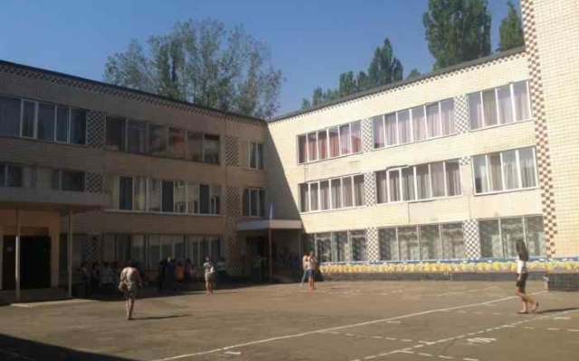 Родители и ученики жалуются на аварийное состояние школы Фото № 0 Родители и ученики жалуются на аварийное состояние школы Фото № 0