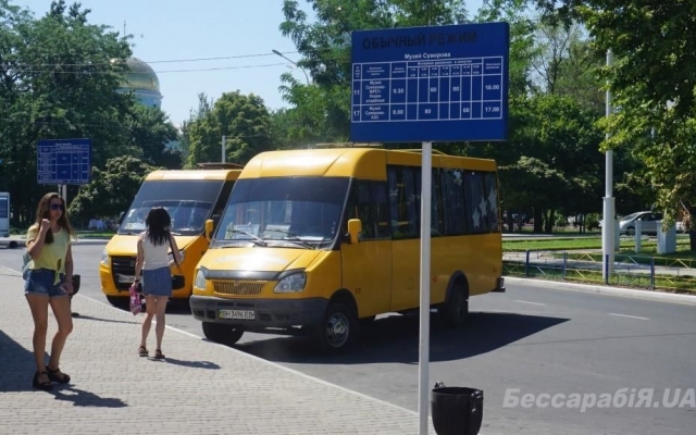 В Измаиле на выходе из маршрутки едва не травмировалась 3-летняя девочка Фото № 0 В Измаиле на выходе из маршрутки едва не травмировалась 3-летняя девочка Фото № 0