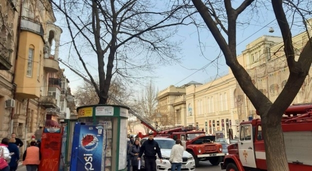 Неравнодушные одесситы предотвратили пожар в центре города (ФОТО) Фото № 5 Неравнодушные одесситы предотвратили пожар в центре города (ФОТО) Фото № 5