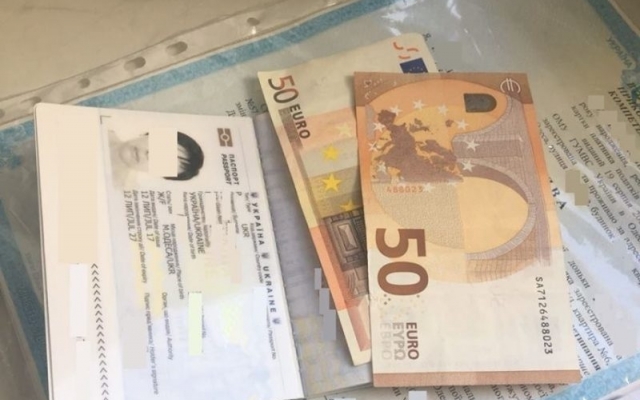 Одесситка за €100 пыталась провезти внучку через границу Фото № 0 Одесситка за €100 пыталась провезти внучку через границу Фото № 0